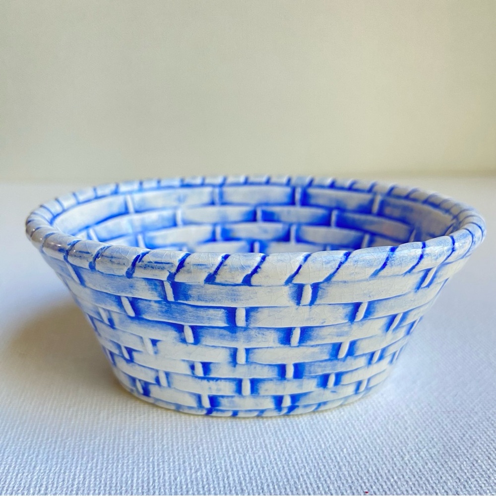 Holland Mold miniature basket in blue and white woven texture vintage and signed